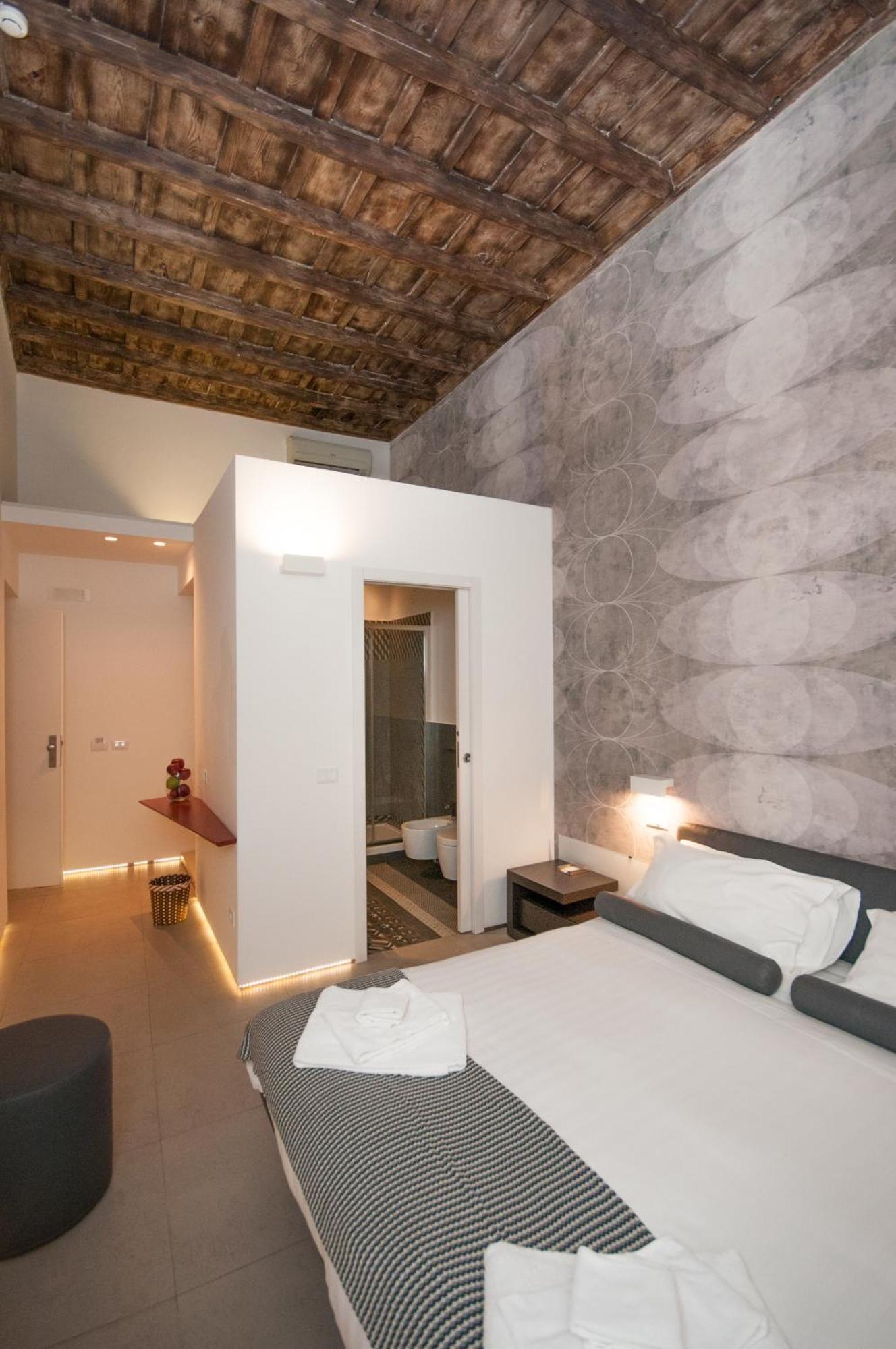 Pensión First Floor