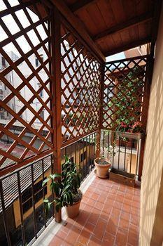 First Floor Pensión